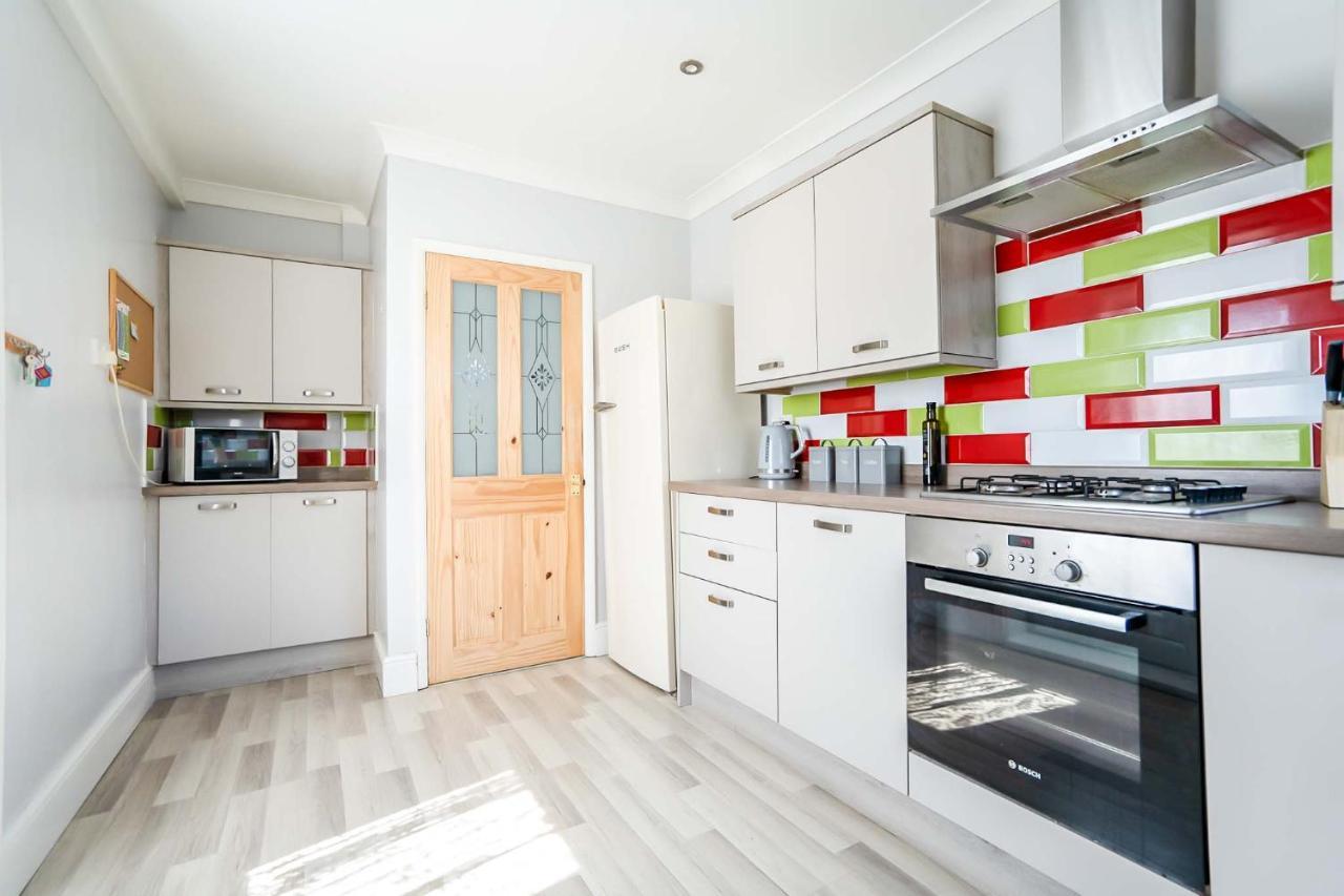 Beautiful 3 Bedroom Home, 10 Minutes Walk To Beach. Клиторпс Экстерьер фото